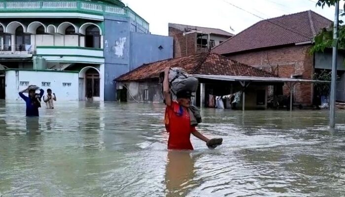 Banjir Merendam 11 Kecamatan di Demak
