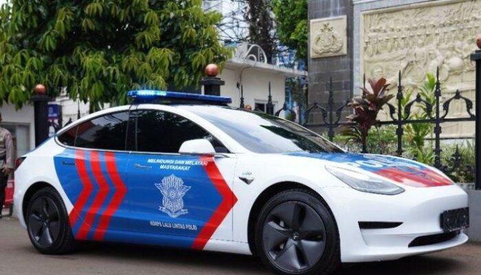 Saat Diamankan,Pelaku Bawa Kabur Mobil Polisi
