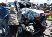 Ambulans Membawa Jenazah ‘Hantam’ Bus Saat Mudik di Temanggung