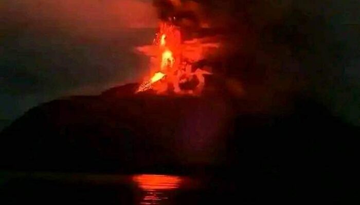 Akibat Erupsi Gunung RuangTujuh Bandara Ditutup