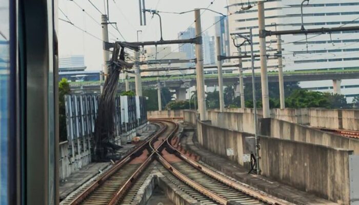 Operasional MRT Terhenti Pasca Jatuhnya Besi Proyek Kejagung ke Jalur Kiri