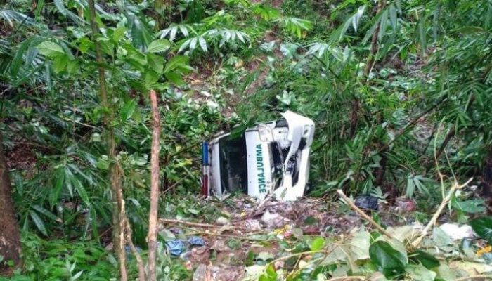 Ambulans Jatuh Ke Jurang,Jenazah Anak Kecil Sempat Hilang