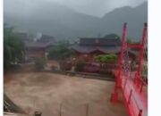 Diguyur hujan Deras,Pemandian Pariban Tanah karo Kebanjiran