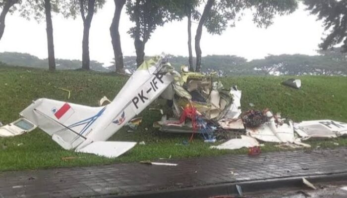 KNKT Investigasi Penyebab Jatuhnya Pesawat PK-IFP di Tangerang
