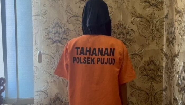 Seorang Ibu Racuni Anak Kandung