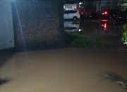 Hujan Guyur Kota Padang, Menyebabkan Beberapa Ruas jalan dan Pemukiman Penduduk Tergenang Air