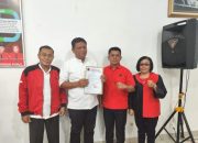 DPC PDIP Simalungun Serahkan Surat Tugas Kepada Radiapoh Hasiholan Sinaga