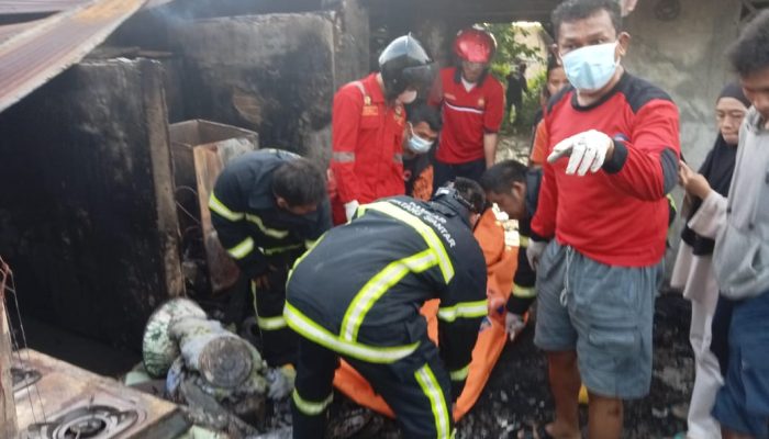 Dalam 4 Jam Damkar Pematangsiantar Padamkan Api di 2 Lokasi Berbeda