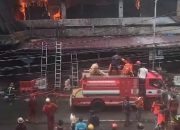 Gedung IV Pasar Horas Terbakar, Pedagang Kehilangan Kios