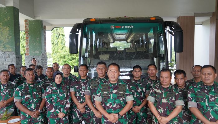 Jajaran Korem 022/Pantai Timur Terima Bantuan Kendaraan Mobil Dinas TNI AD