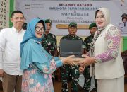 Wali Kota Pematangsiantar Serahkan Bantuan Chroomebook Untuk SD-SMP Kartika