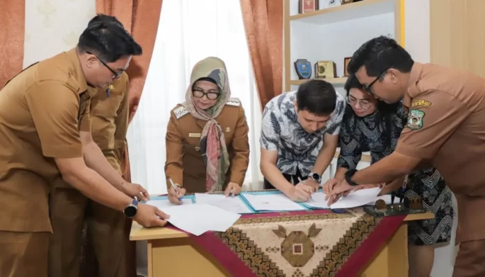 GOR Gedung Merdeka Rampung Wali Kota dan Pengembang Serah Terima