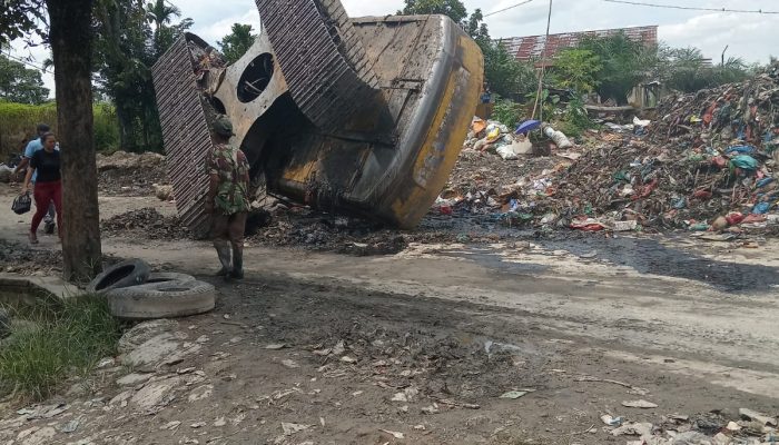 kelalaian Pekerja, Alat Berat TPA Tanjung Pinggir Nyaris Makan Korban