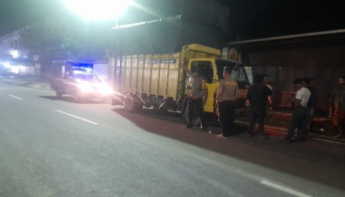 Pengendara Septor Tewas Laga Kambing Dengan Truk di Pematangsiantar