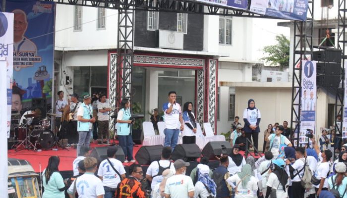 Susanti-Ronald Tampil Gemilang di Depan Ratusan Pendukungnya