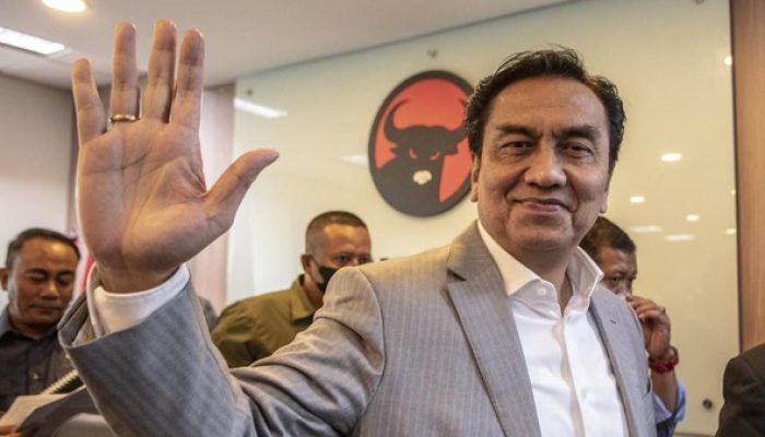 Dukung Ridwan Kamil-Suswono, Efendi Simbolon Dipecat Dari PDI-P