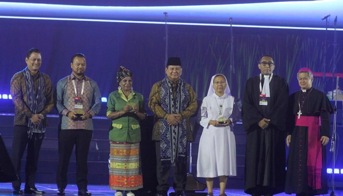 Rayakan Natal Nasional, Prabowo Akui Lahir Dari Ibu Beragama Kristiani