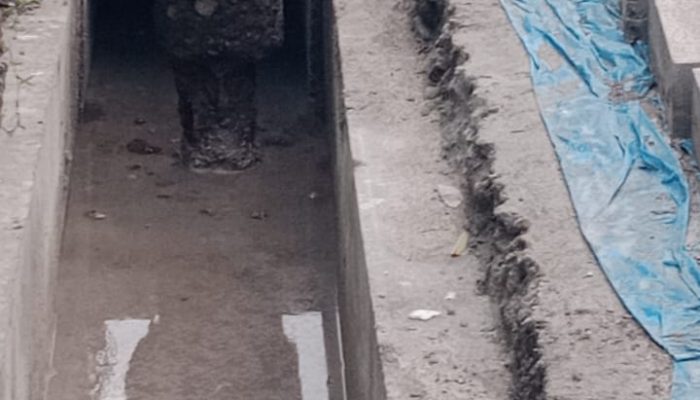 Air Tidak Mengalir, Warga Minta Drainase Jalan Kyai Dibongkar Ulang