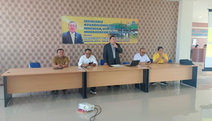 Mangihut Sinaga Anggota DPR-MPR RI Berikan Sosialisasi 4 Pilar Kebangsaan di Universitas HKBP Nomensen