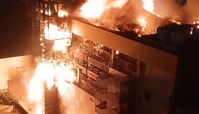 Lantai 9 Glodok Plaza Roboh Imbas Kebakaran