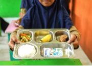 Ribuan Paket Makanan Bergizi Hari Ini Disebar ke Sekolah