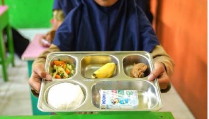 Ribuan Paket Makanan Bergizi Hari Ini Disebar ke Sekolah
