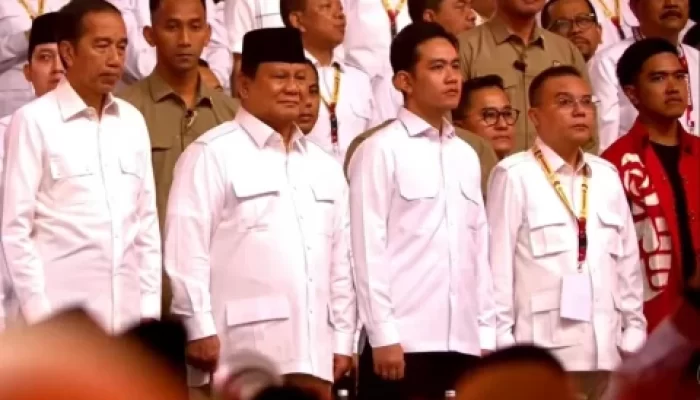 Jokowi : saking kuatnya Presiden Prabowo Subianto, sedikit-sedikit yang salah Jokowi