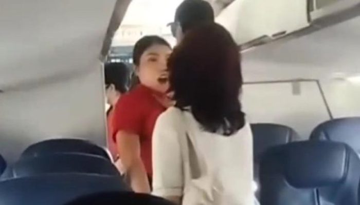 Oknum Anggota DPRD Sumut Cekcok Dengan Pramugari di Pesawat