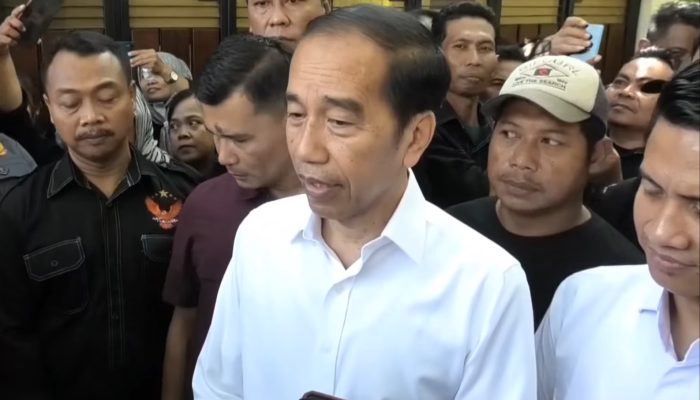Jokowi Tolak Tunjukkan Ijazah Asli Kepada Massa TPUA