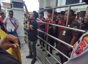 Teriakan Tangkap Pangulu Banjar Hulu Menggema di Kejari Simalungun