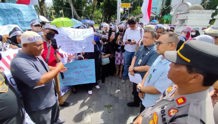 Tuntut TPP dan Gaji ke 13-14 Ratusan Guru Kota Medan Unjuk rasa