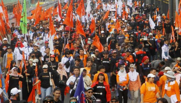 Ribuan Buruh Berencana Unjuk Rasa di Depan Istana Hari Ini