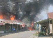 Ratusan Kios di Pasar Serbelawan Hangus terbakar, Pedagang Menjerit