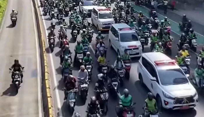 Ribuan Ojol Antar Affan Kurniawan ke Pemakaman