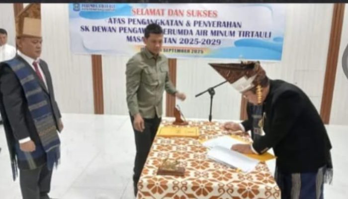 Wali Kota Pematangsiantar Lantik 3 Dewas Perumda Tirtauli