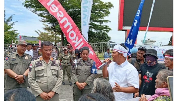 Warga Nagori Tanjung Saribu Unjuk Rasa Tuntut Pangulunya Dicopot