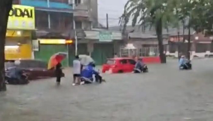Curah Hujan Tinggi Akibatkan Sebagian Kota Medan Terendam Banjir