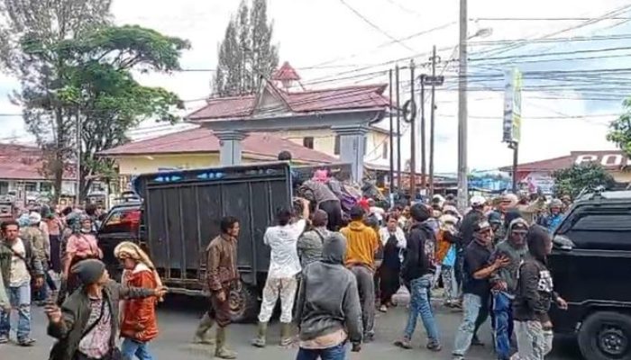 10 Personil Polres Dari Alami Luka Akibat Serangan Lemparan Batu Warga
