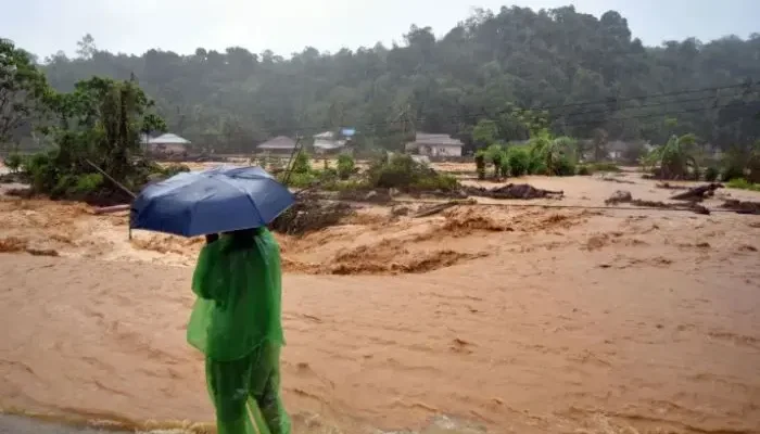 Belum Pulih, Padang Kembali Dilanda Banjir Bandang