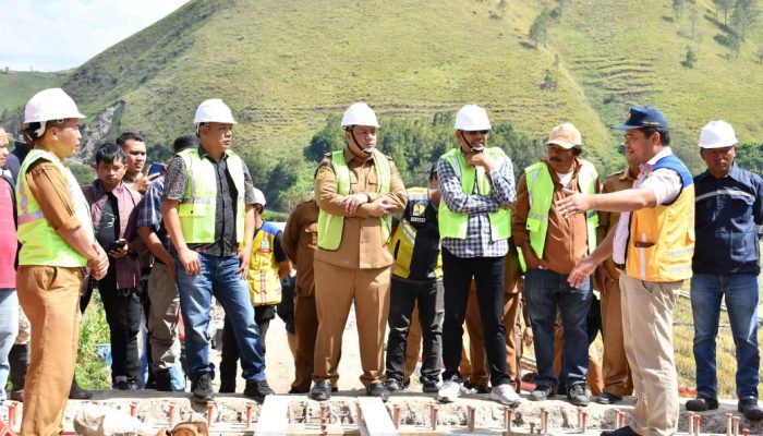 Bupati Samosir Monitoring Pembangunan Jembatan Penghubung Desa