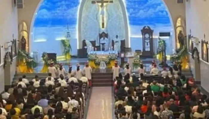 Ribuan Umat Katholik Medan Hadiri Perayaan Malam Natal di Katedral