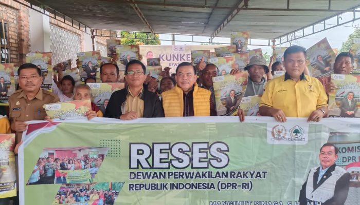 Mangihut Sapa Warga Dolok Panribuan dan Jorlang Hataran, Ajak Camat lebih Aktif