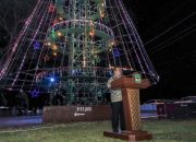 Sambut Perayaan Natal 2025 Walikota Pematangsiantar Nyalakan Pohon Terang Kota