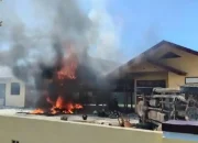 Lepaskan Pengedar Narkoba, Mapolsek Muara Batang Gadis Dibakar Massa