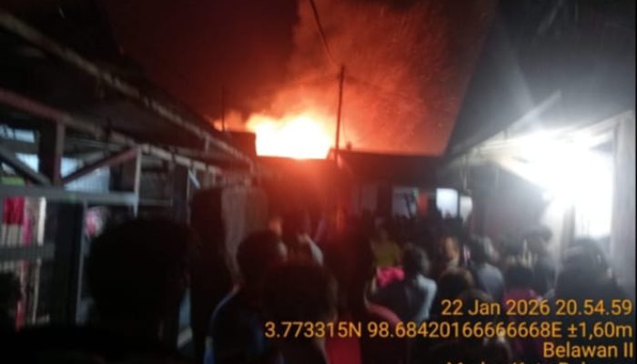 Diduga Akibat Korsleting, Sejumlah Rumah Warga Hangus di Belawan