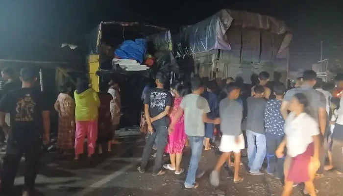 Rem Blong, Fuso Hantam Truk Colt Diesel, 1 Orang Tewas