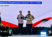 Satu-satunya dari Sumut, Kabupaten Samosir Terima Penghargaan Sertifikat Menuju Kota Bersih