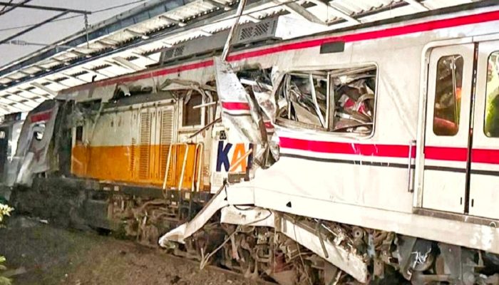 Tabrakan KA Jarak Jauh dan KRL di Bekasi Akibatkan 7 Tewas 81 Orang Luka