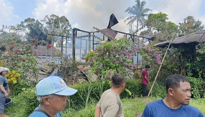 1 Unit Rumah di Jorlang Hataran Hangus Terbakar