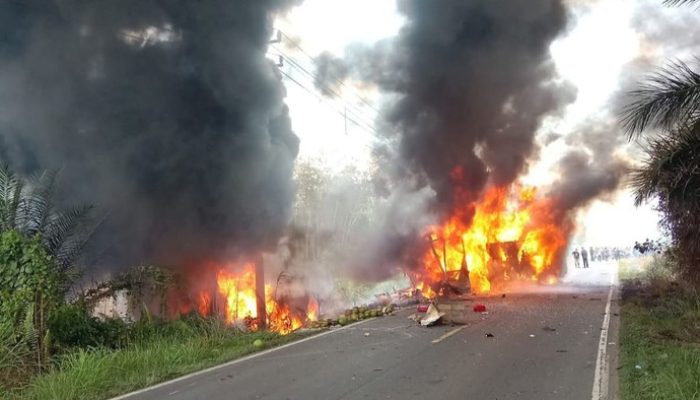 ALS Tabrak Truk Tangki, 16 Orang Tewas Terbakar